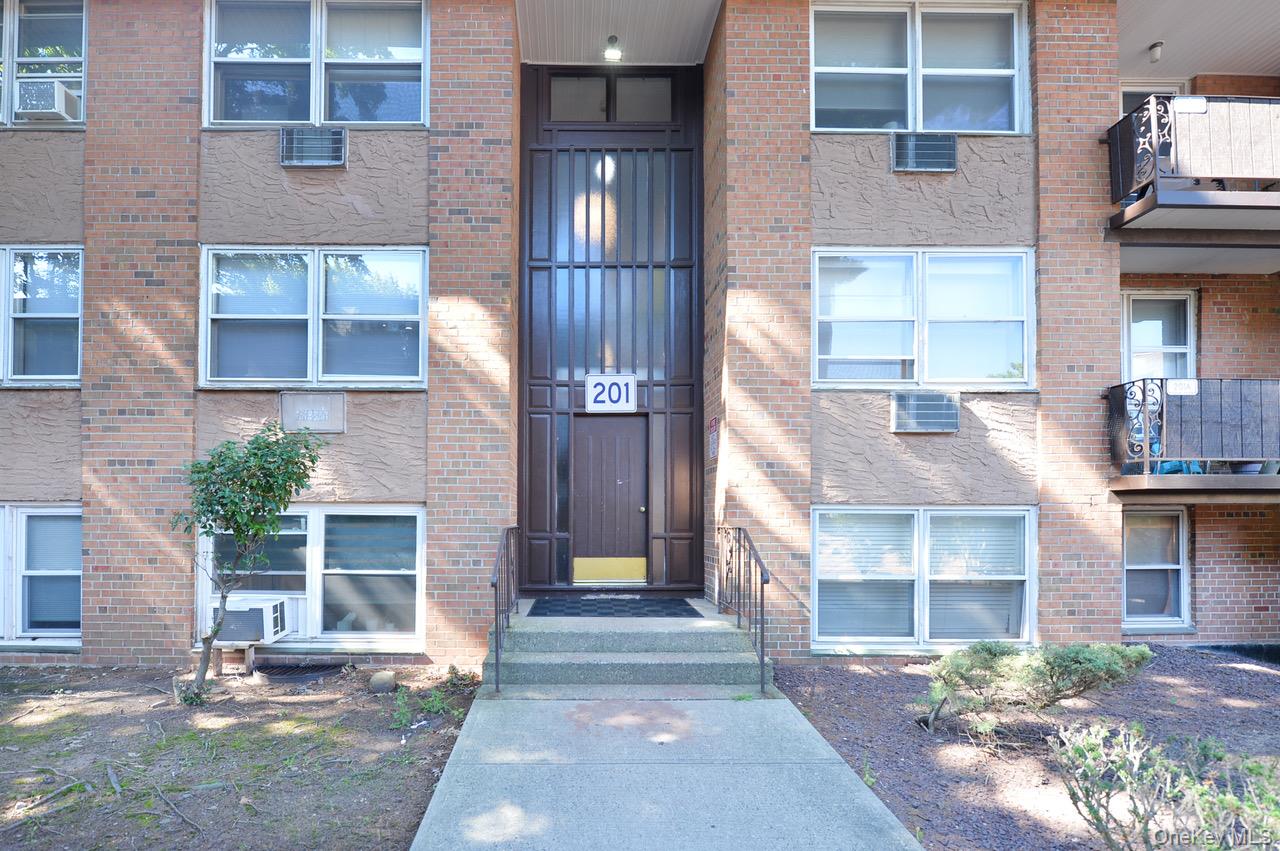 201 Kearsing Parkway G — photo