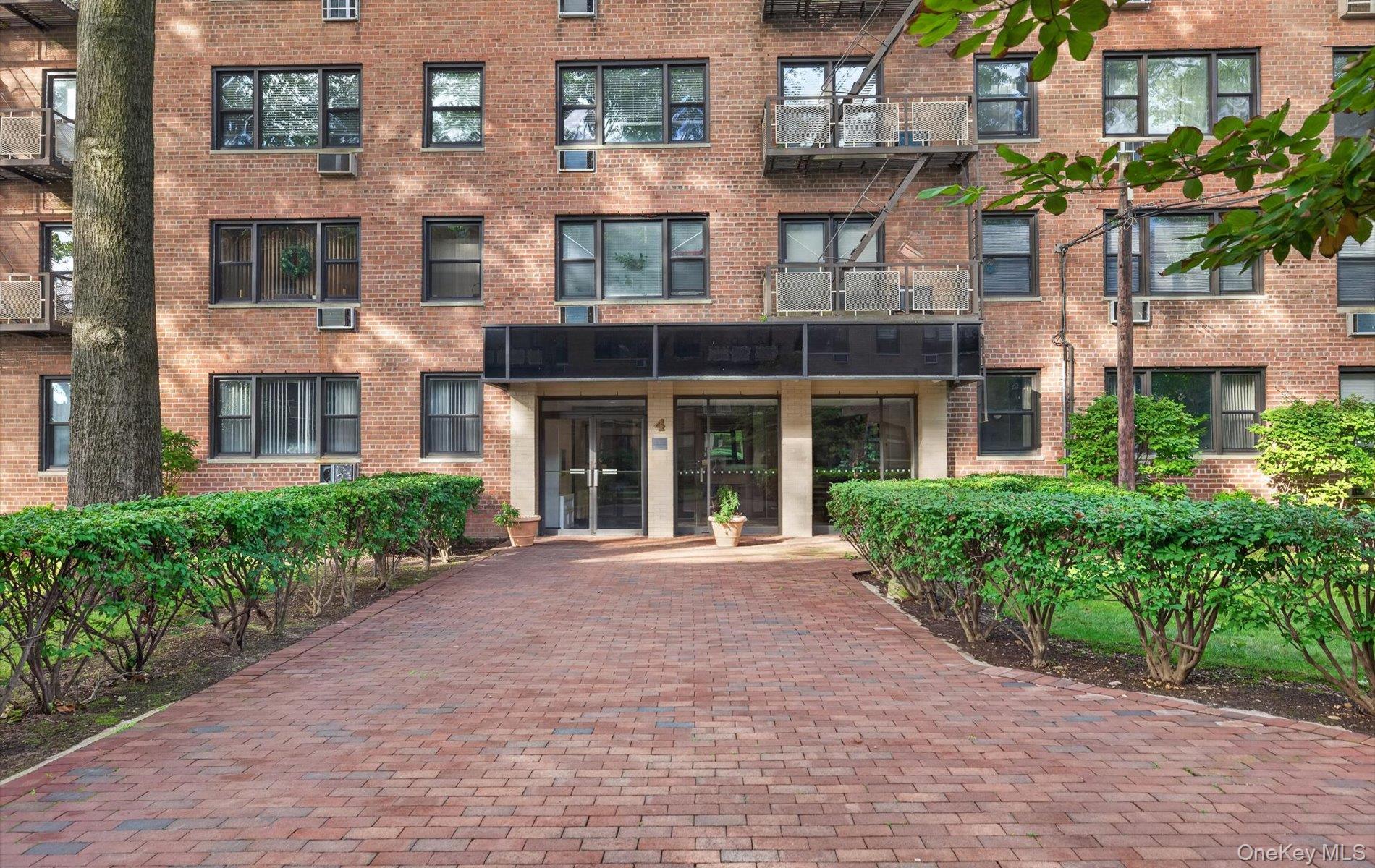 4 Birchwood Court 4G — photo