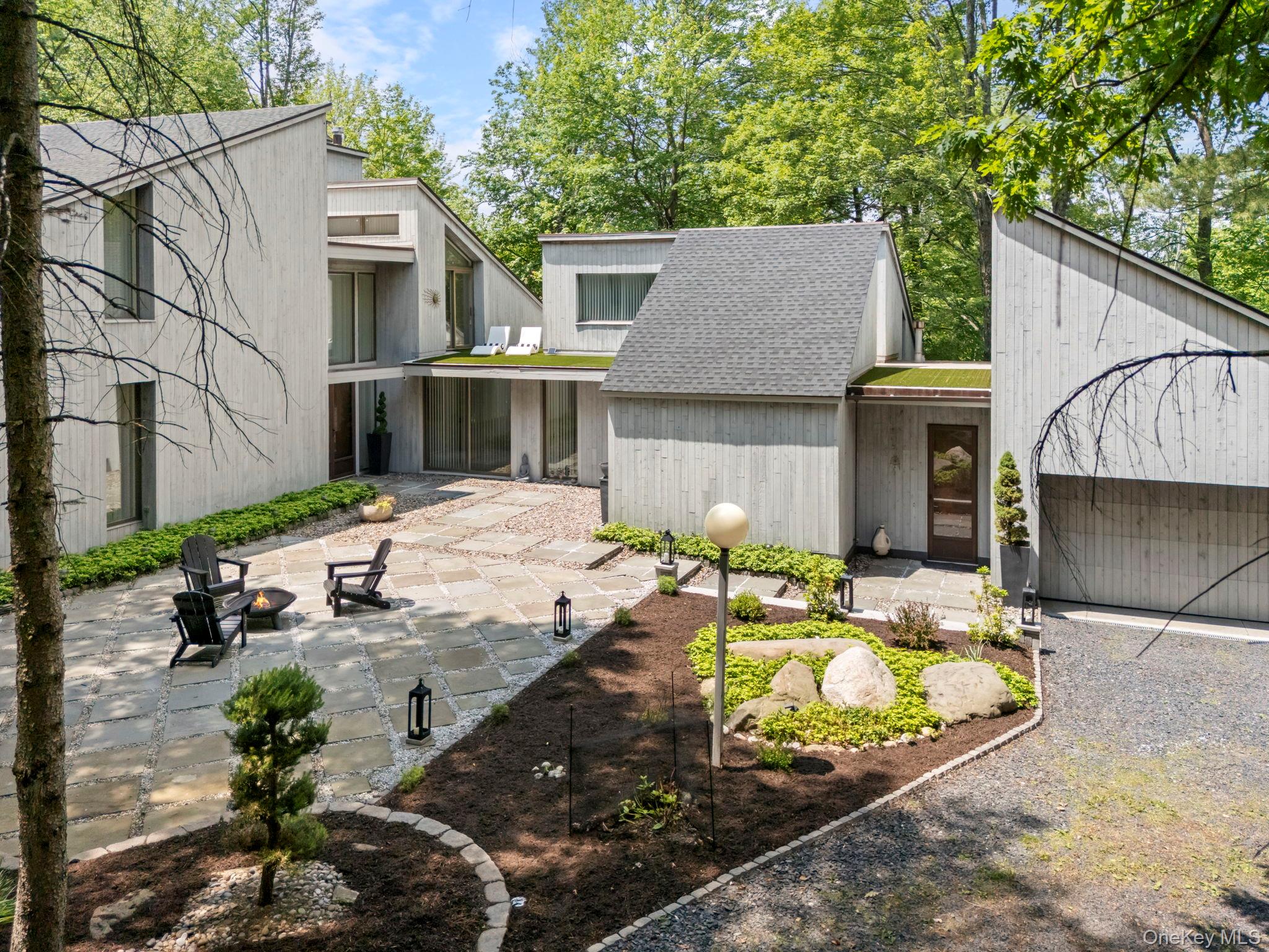 19-21 Lincoln Terrace 19 — photo