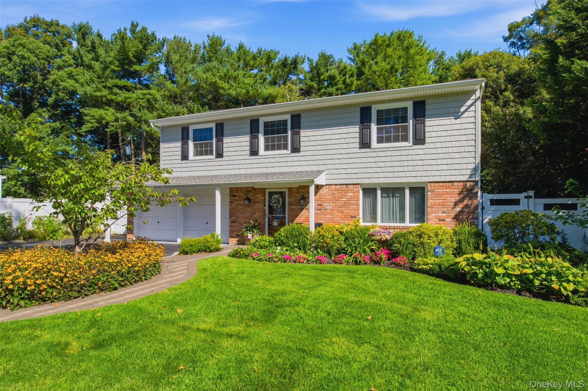 17 White Cliff Lane — photo