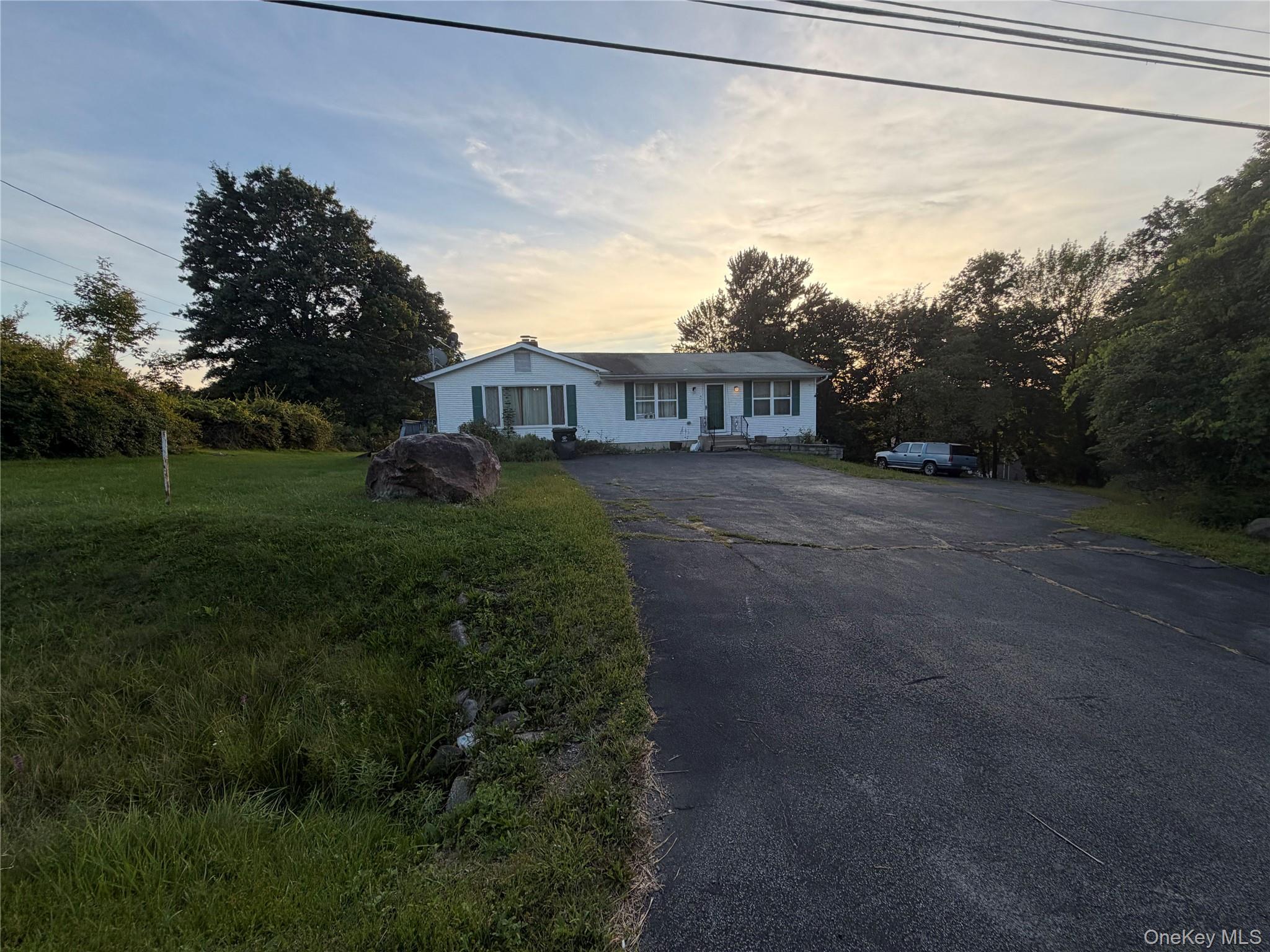 1413 Goshen Turnpike — photo