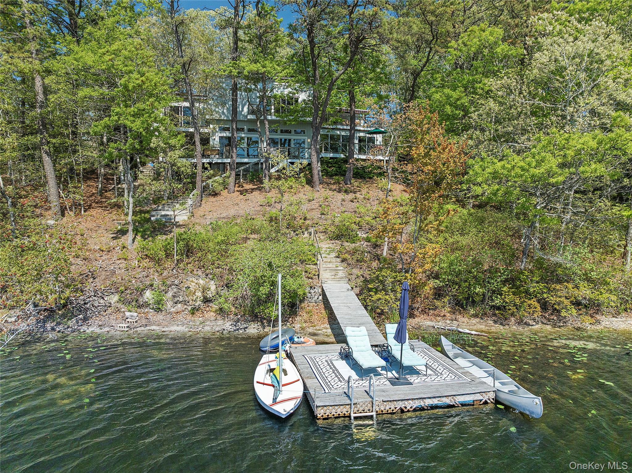 9 Lake View Court — photo