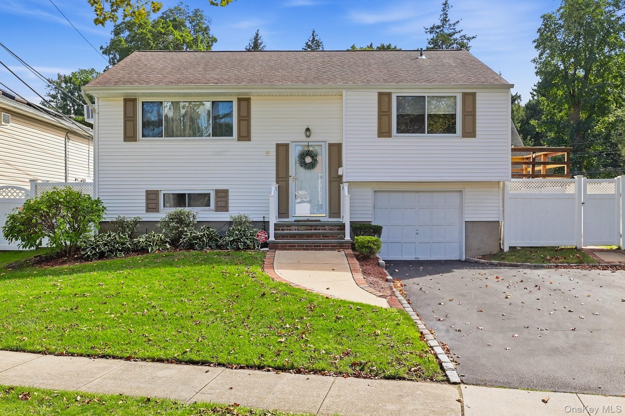 8 Ripley Drive — photo