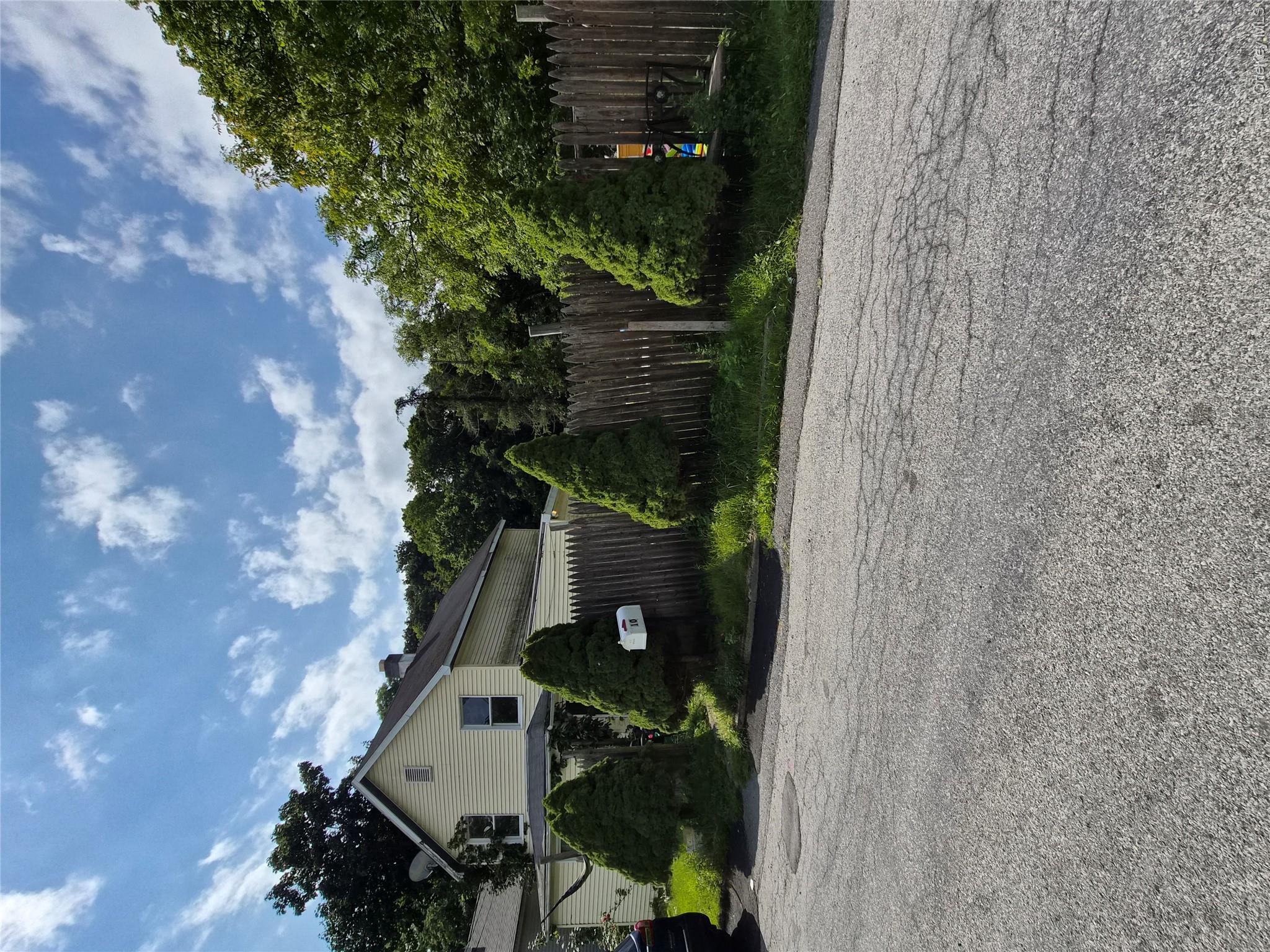 10 Cedar Street — photo