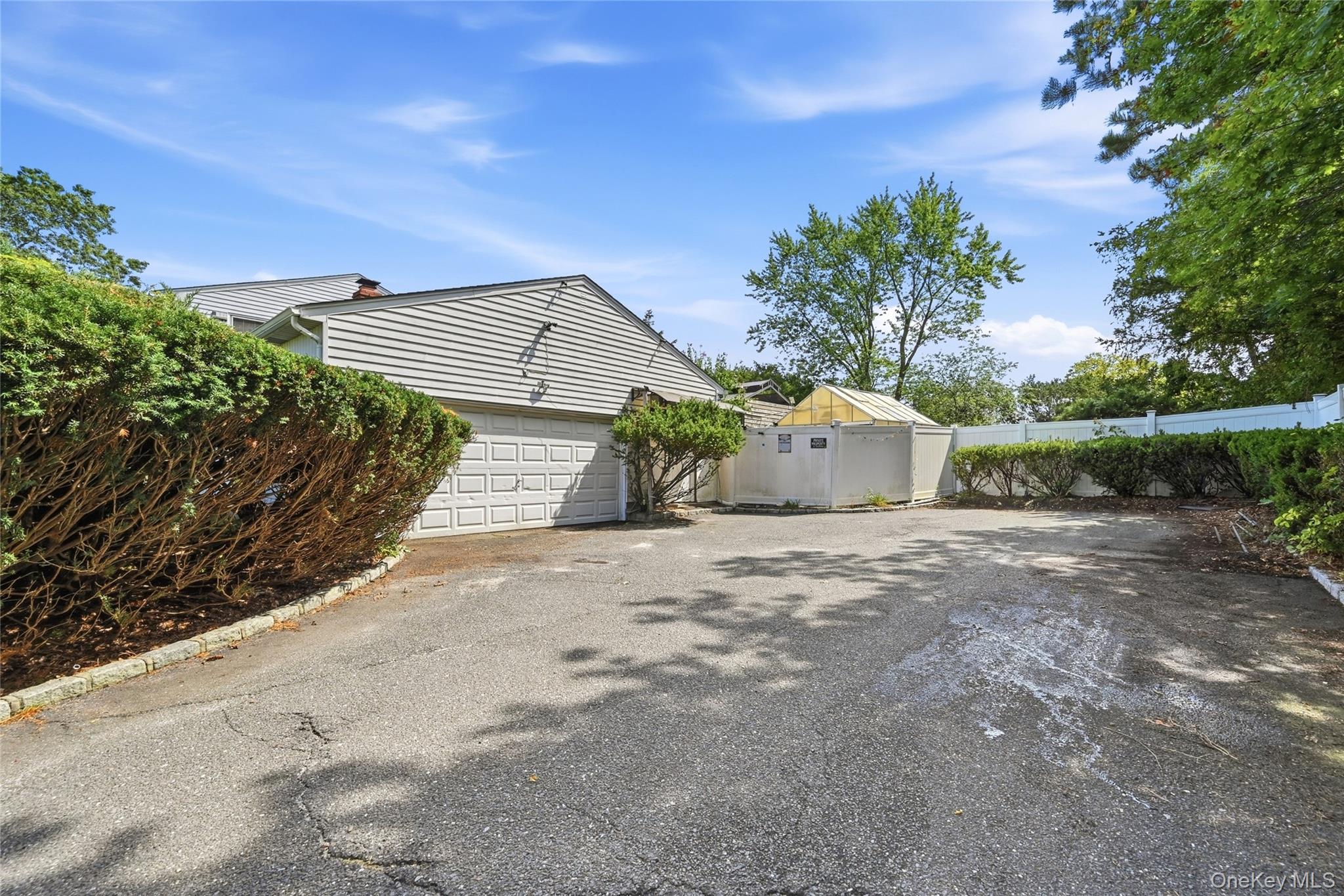 124 E Woodside Avenue, Brookhaven, NY 11772 — photo 2