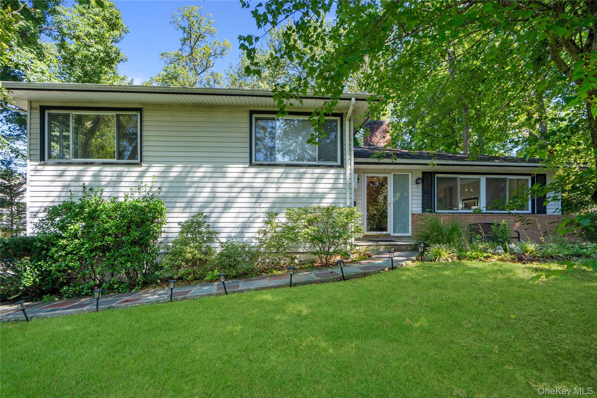 58 Ridge Drive E — photo