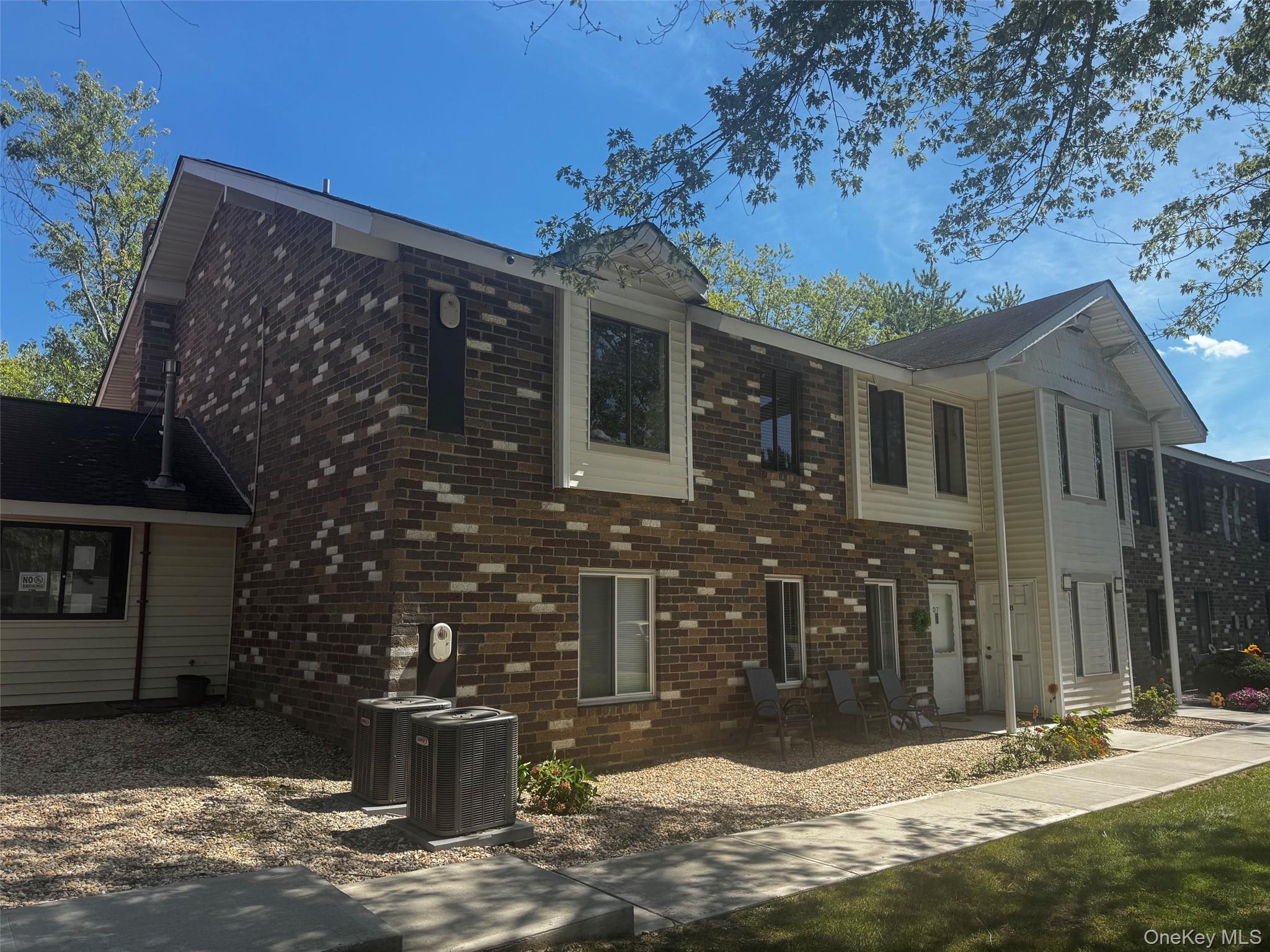 8 Denver Court 8D — photo