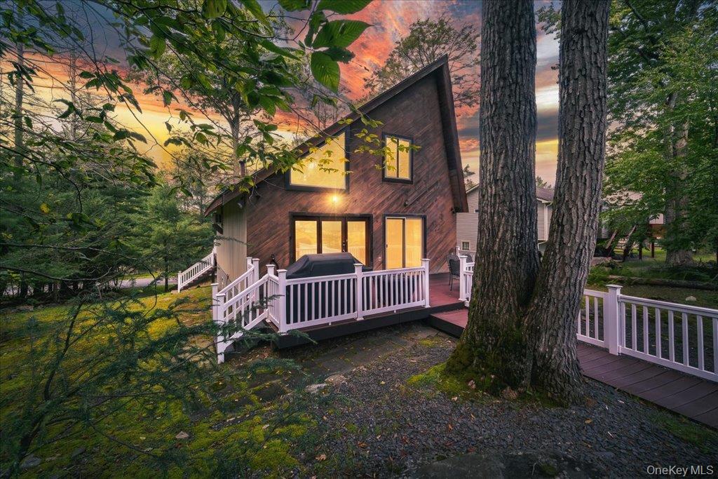 142 N Emerald Drive — photo