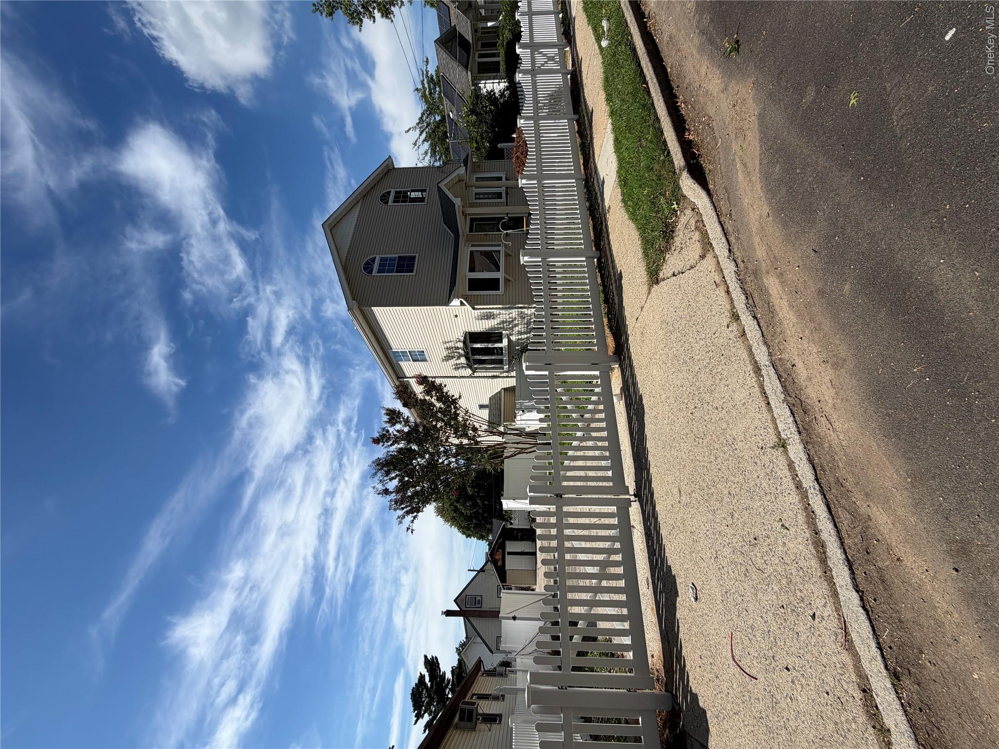 568 Park Avenue — photo