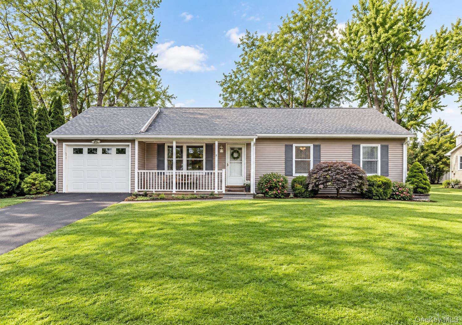 5 Meadowbrook Drive — photo