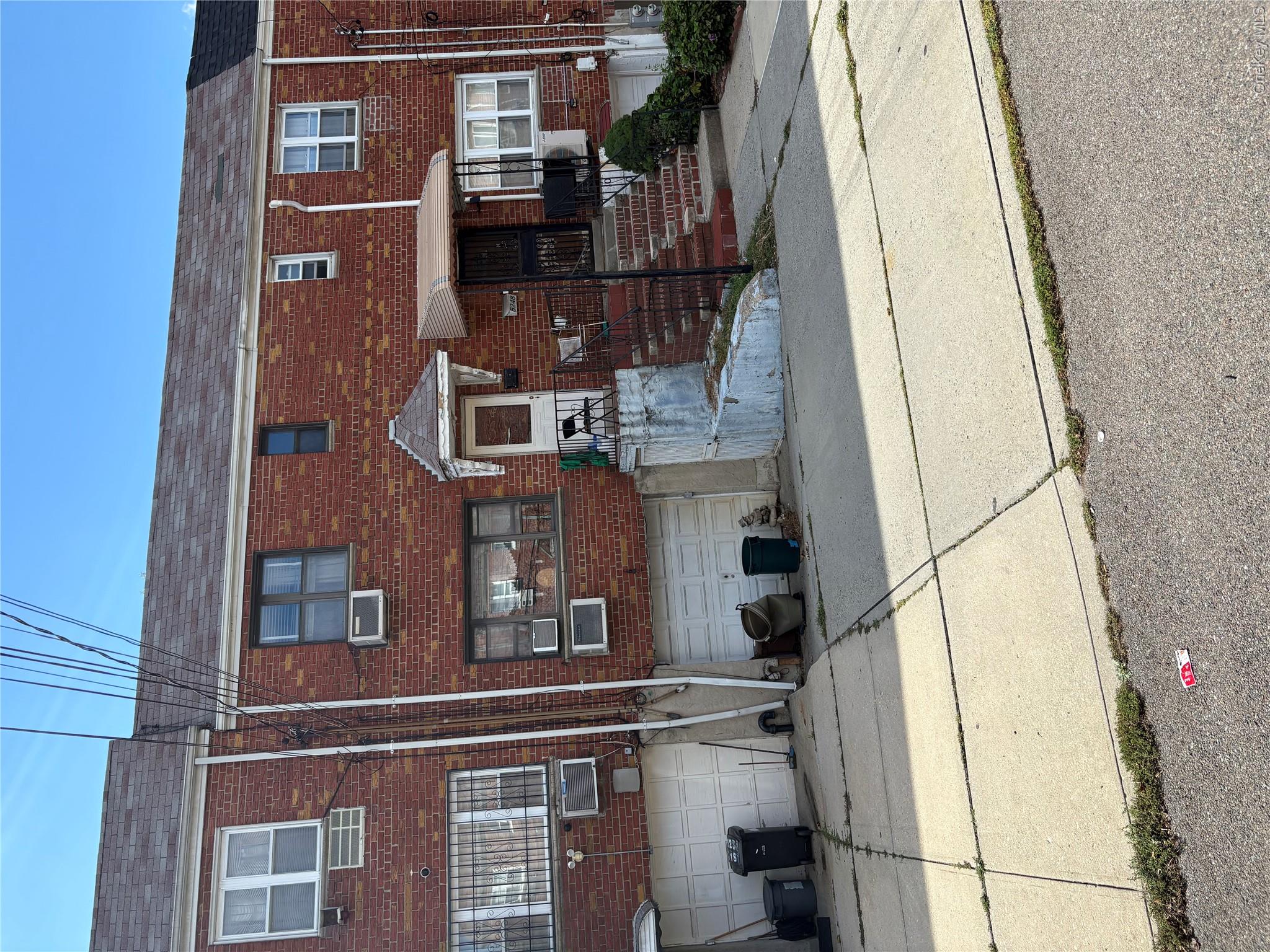 5250 71st Street — photo