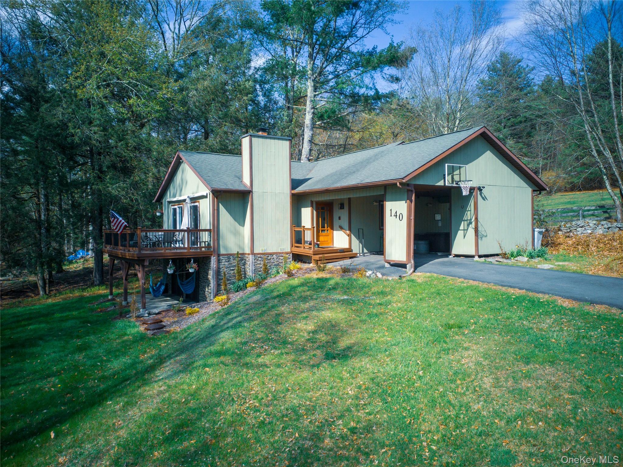 140 Starlight Drive — photo