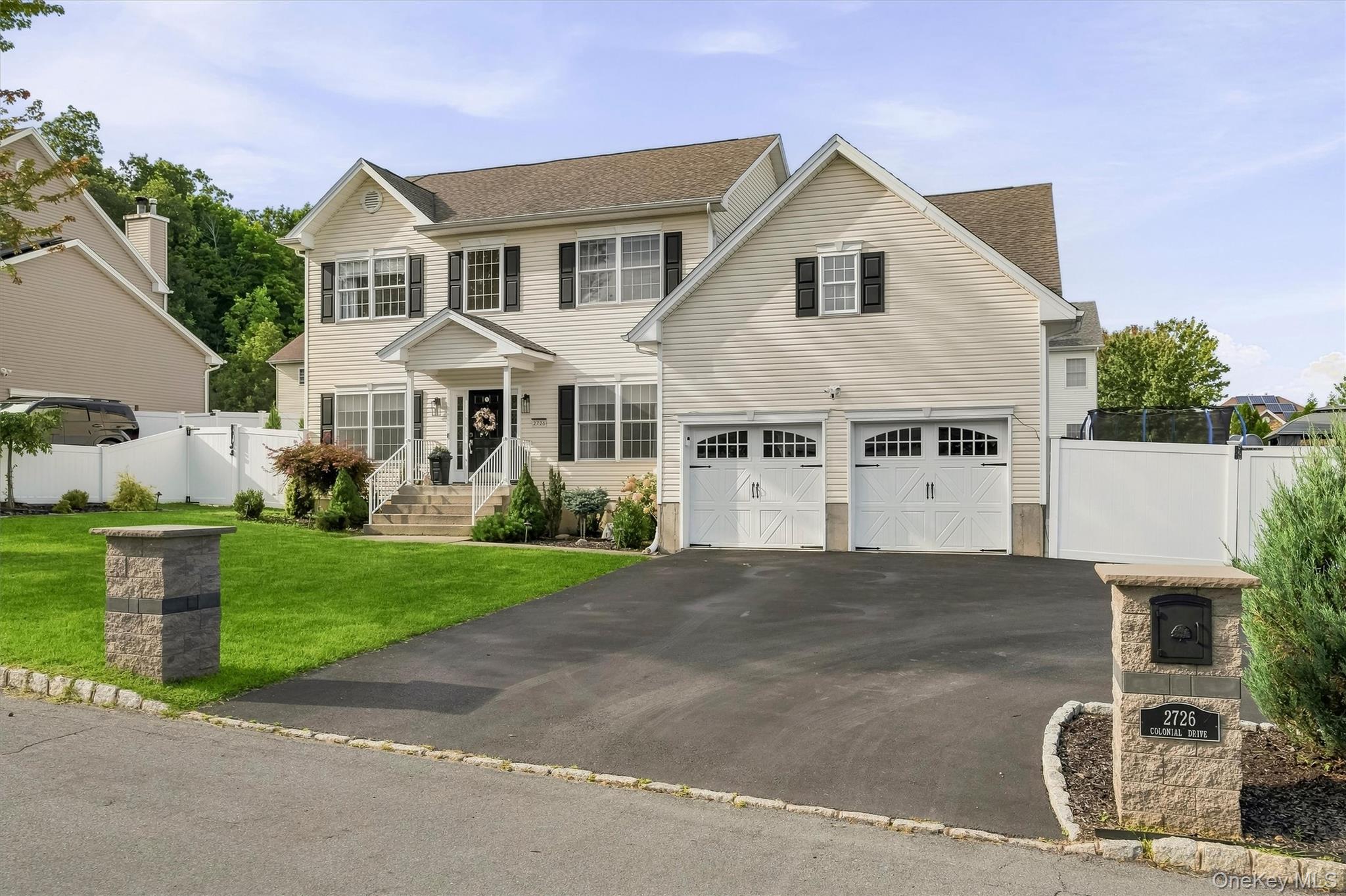2726 Colonial Drive — photo