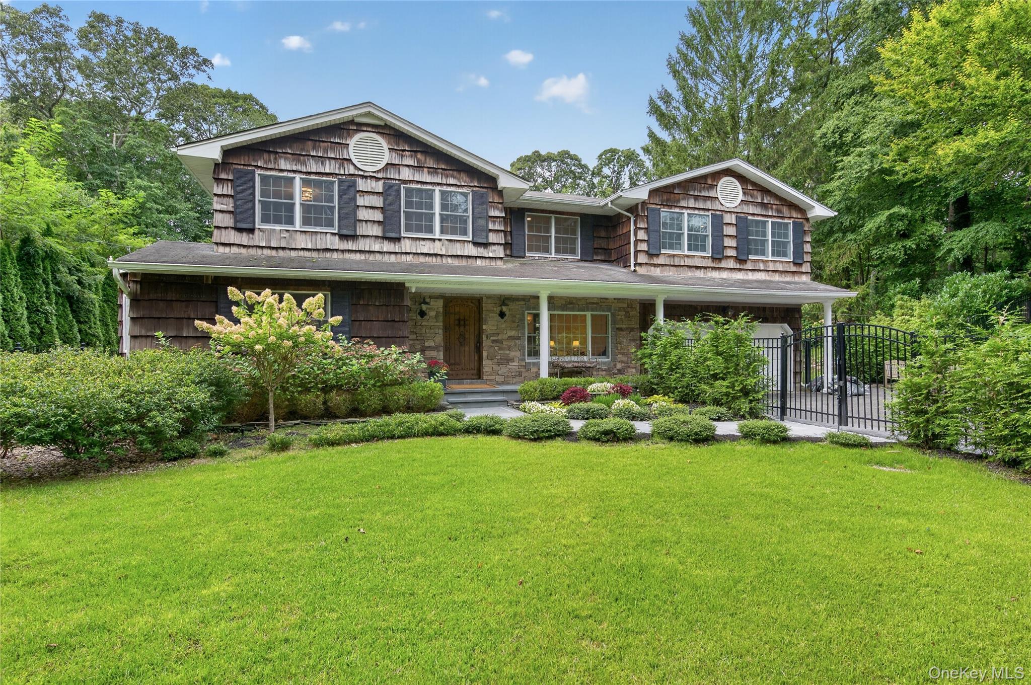 4 Salt Hay Way — photo