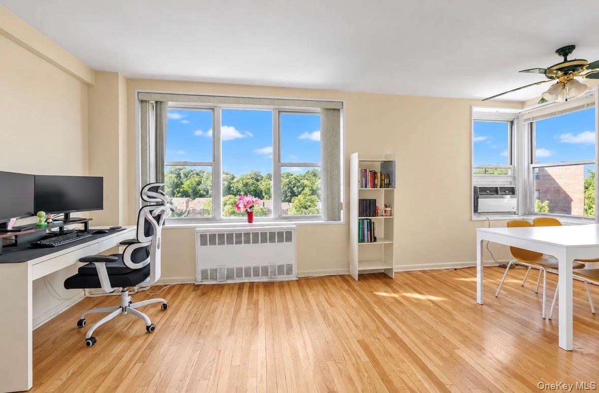 18-50 211th Street 6B — photo