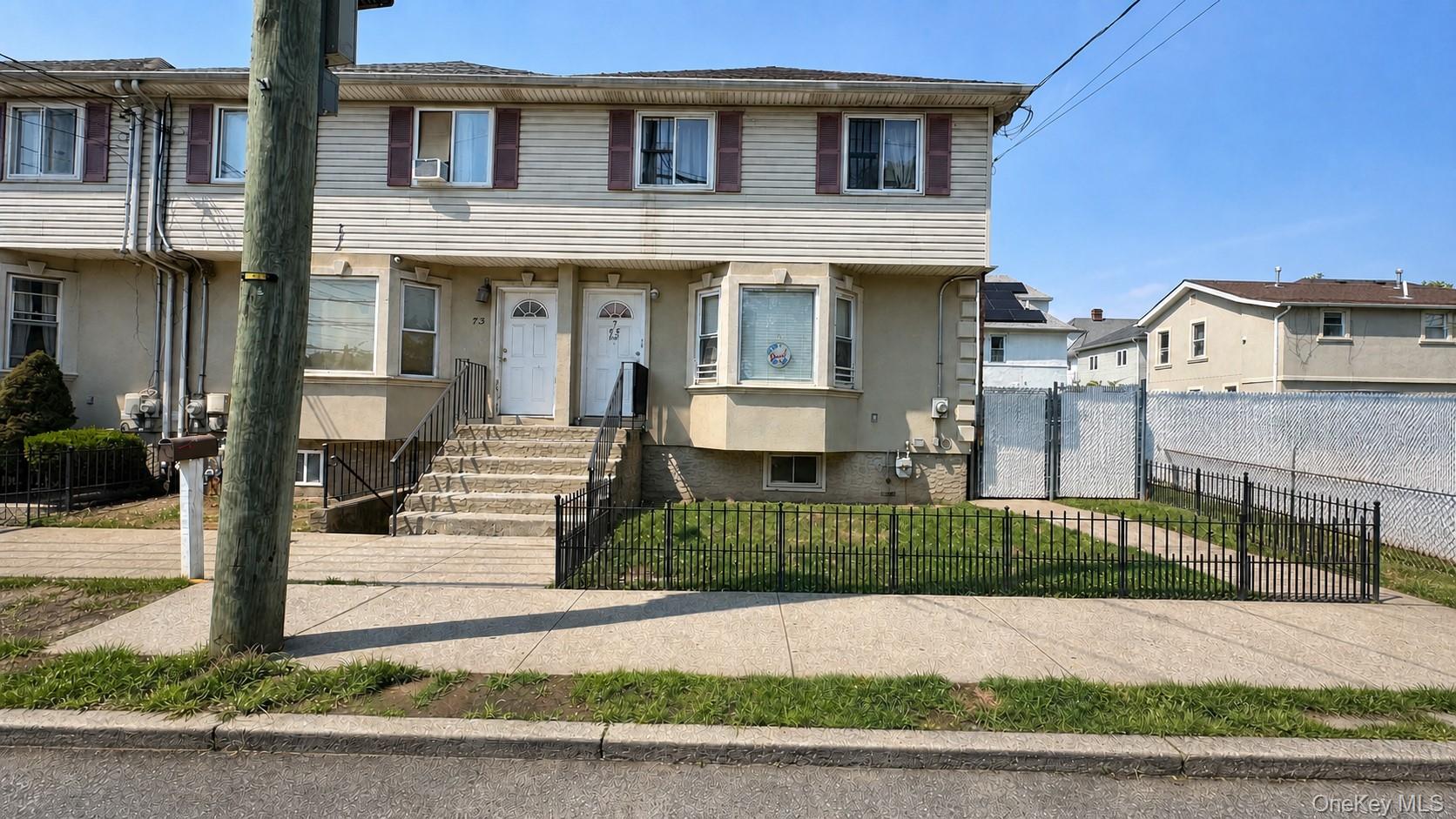 71 Arlington Place — photo