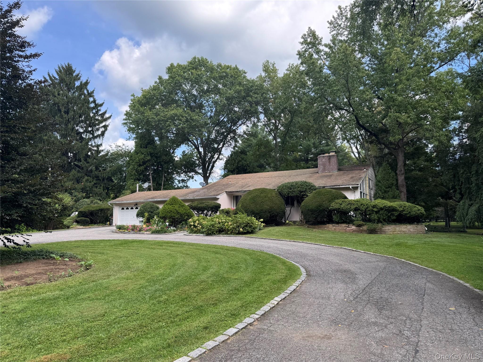 2495 Cedar Swamp Road — photo