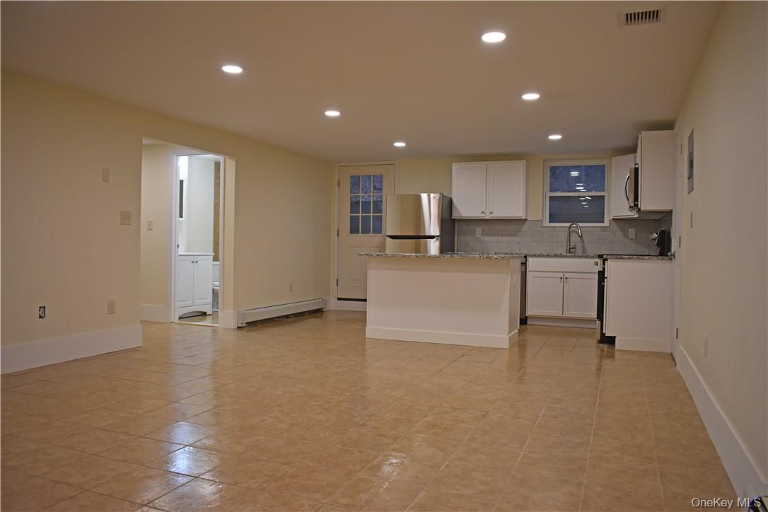 33 E Vacation, Wappinger, NY 12590 — photo 3