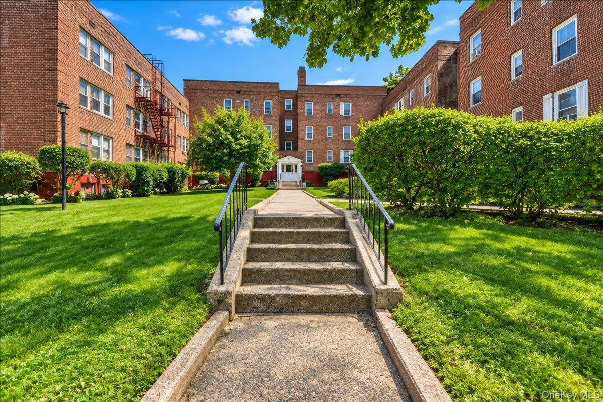 150 Ravine Avenue 3B — photo