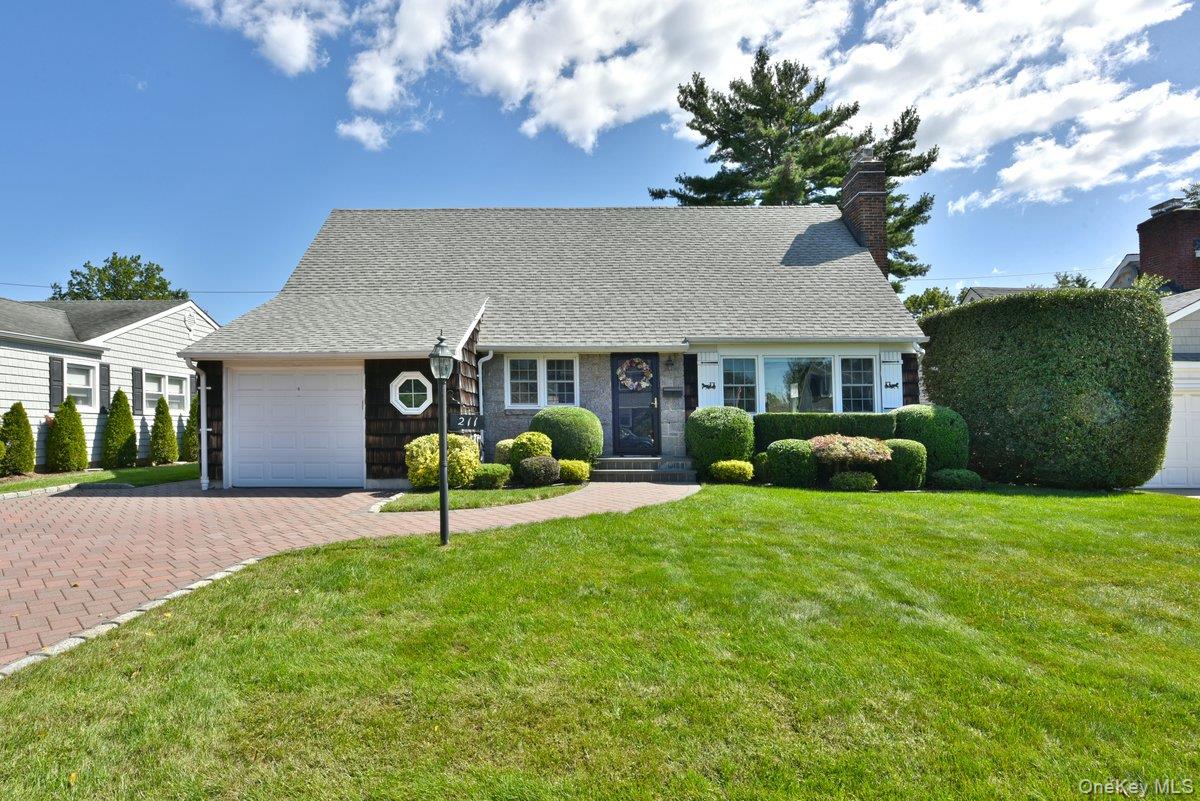 211 Wellington Road — photo