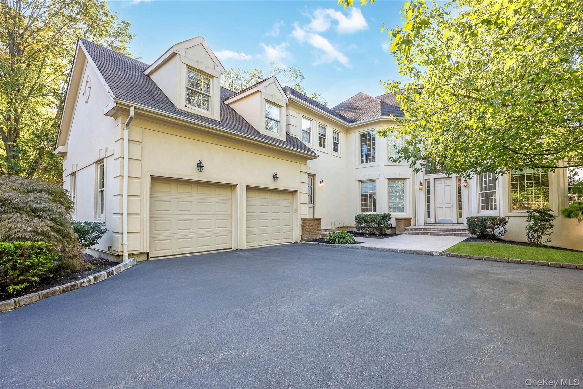 61 Charney Court — photo