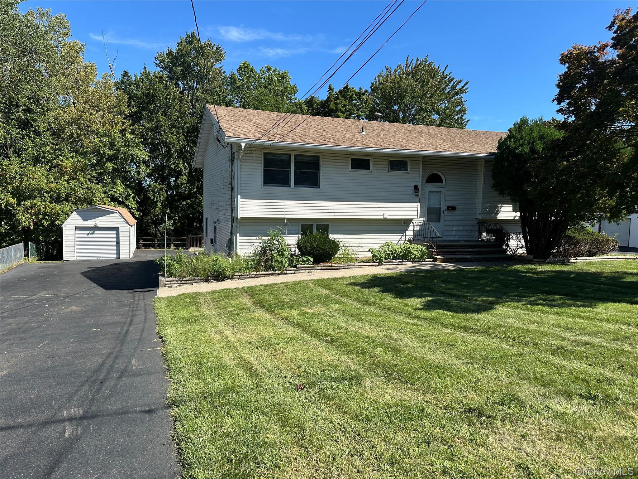 83 Lester Drive — photo