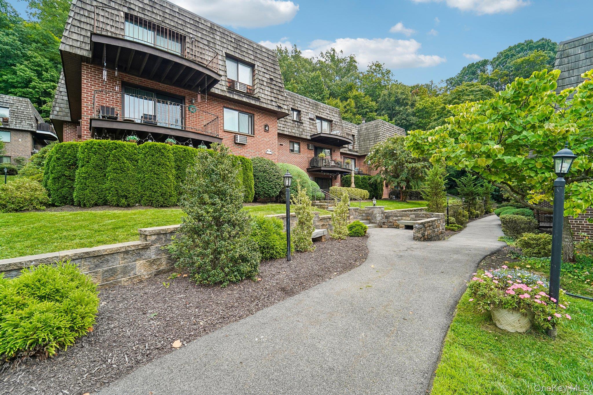 4 Briarcliff Drive S 9 — photo