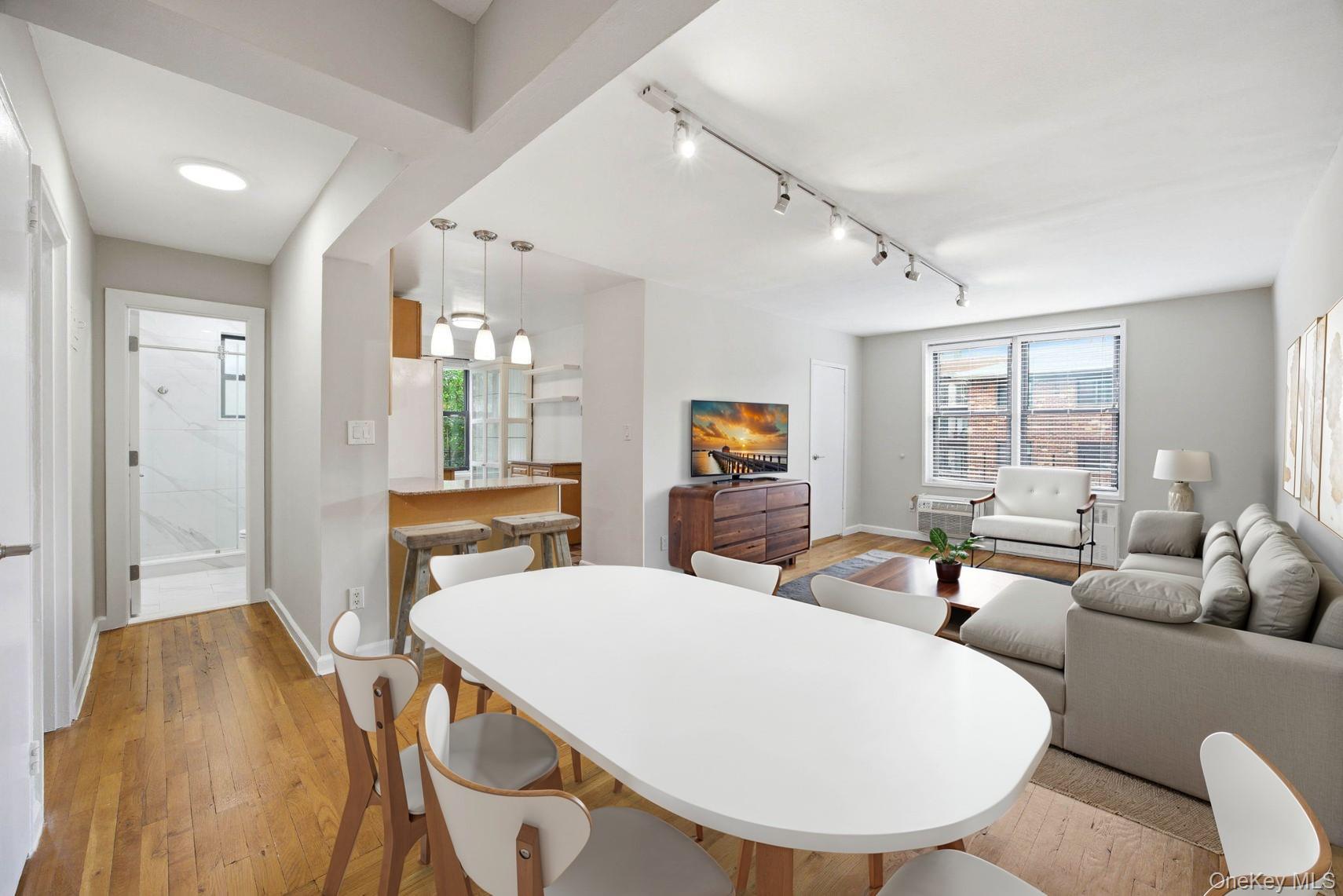 25-34 Crescent Street Unit 2K — photo
