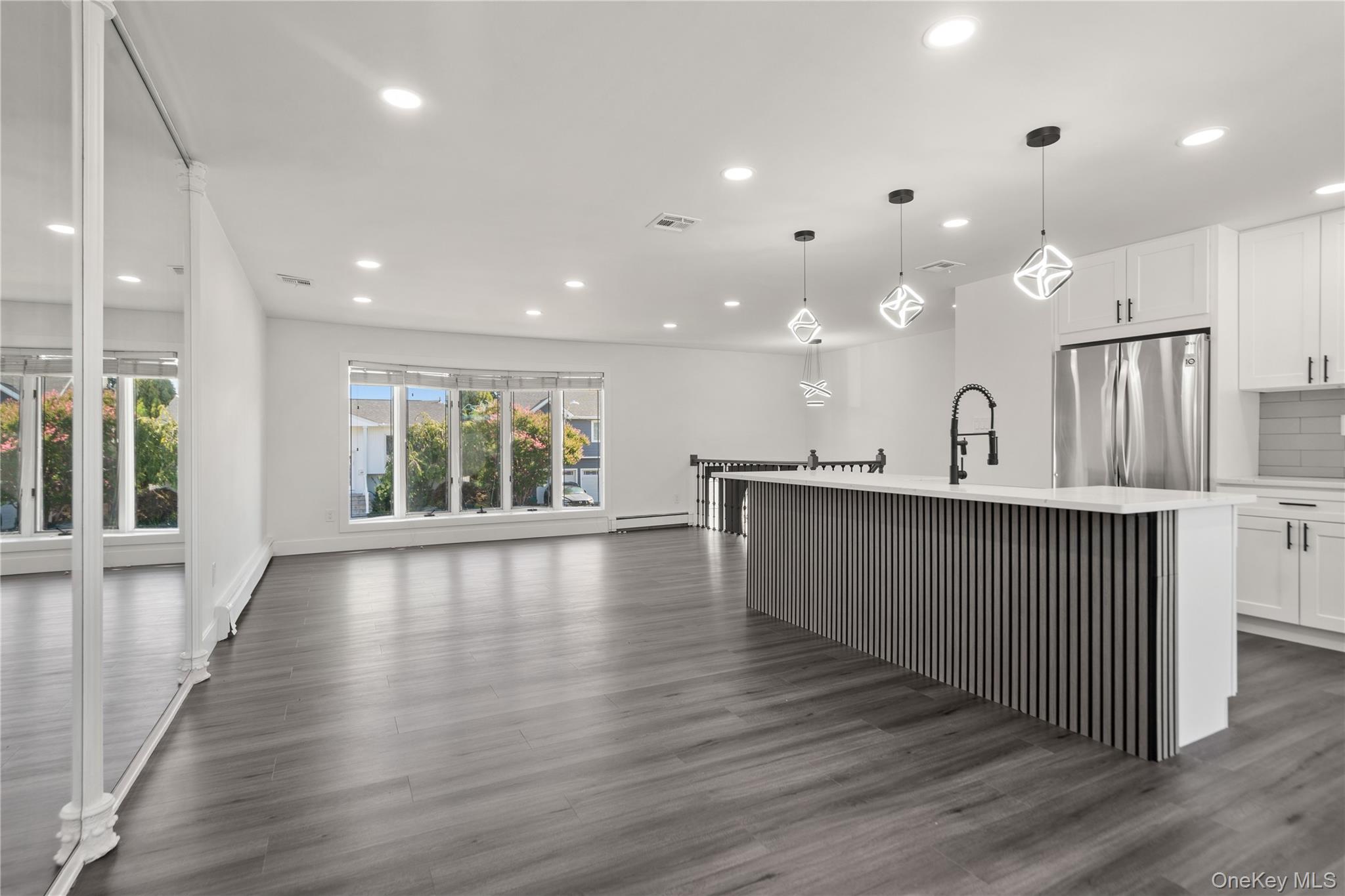 8 Gale Drive — photo