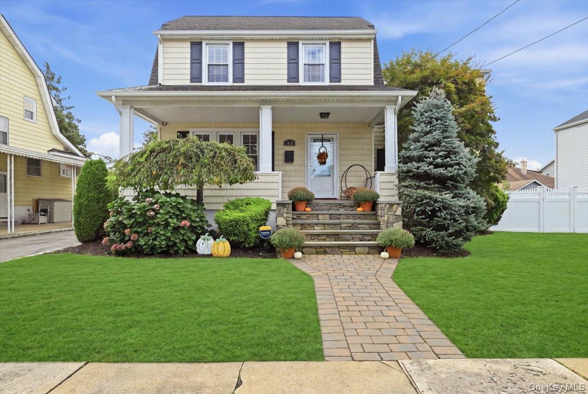 2546 Hicks Street — photo