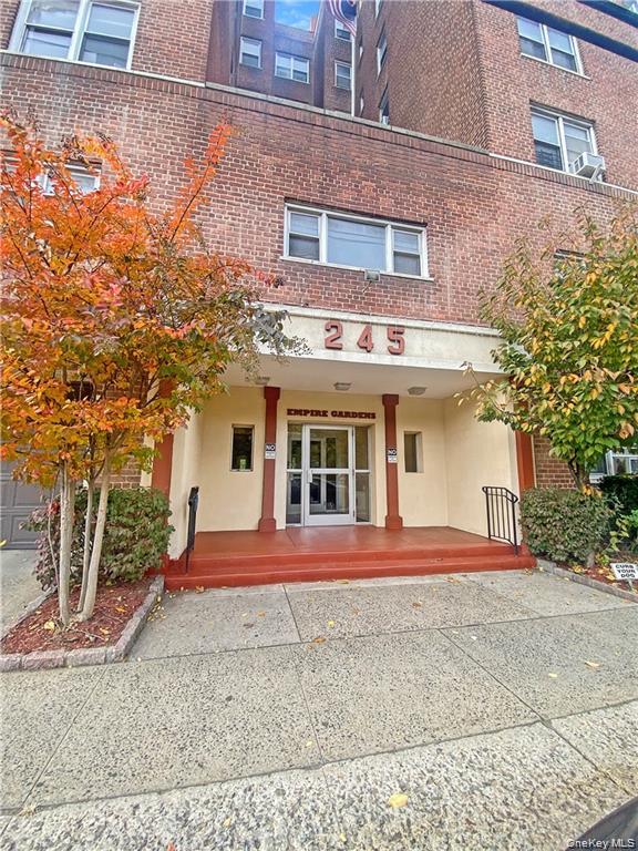 245 Bronx River Road 8C — photo