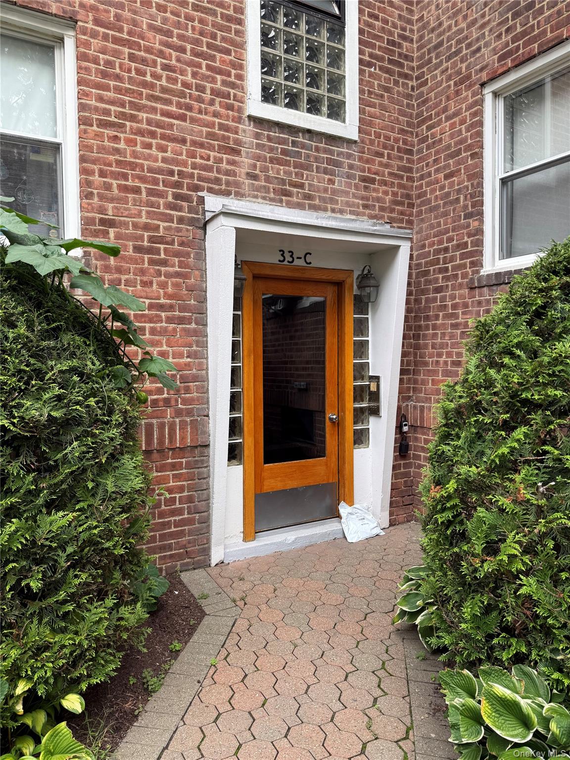 33 E Grand Street C3C — photo