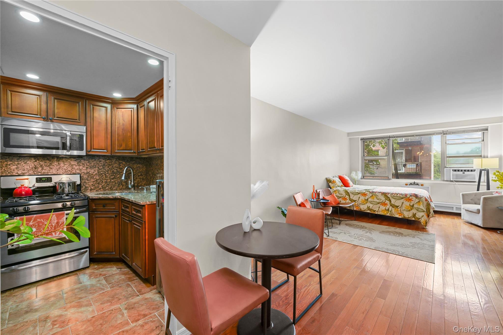 81-11 45th Avenue 3V — photo