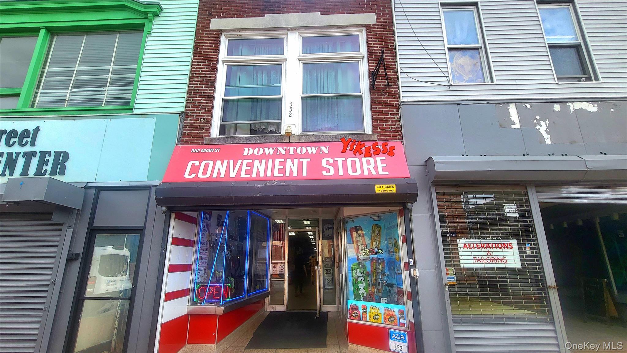 352 Main Street — photo