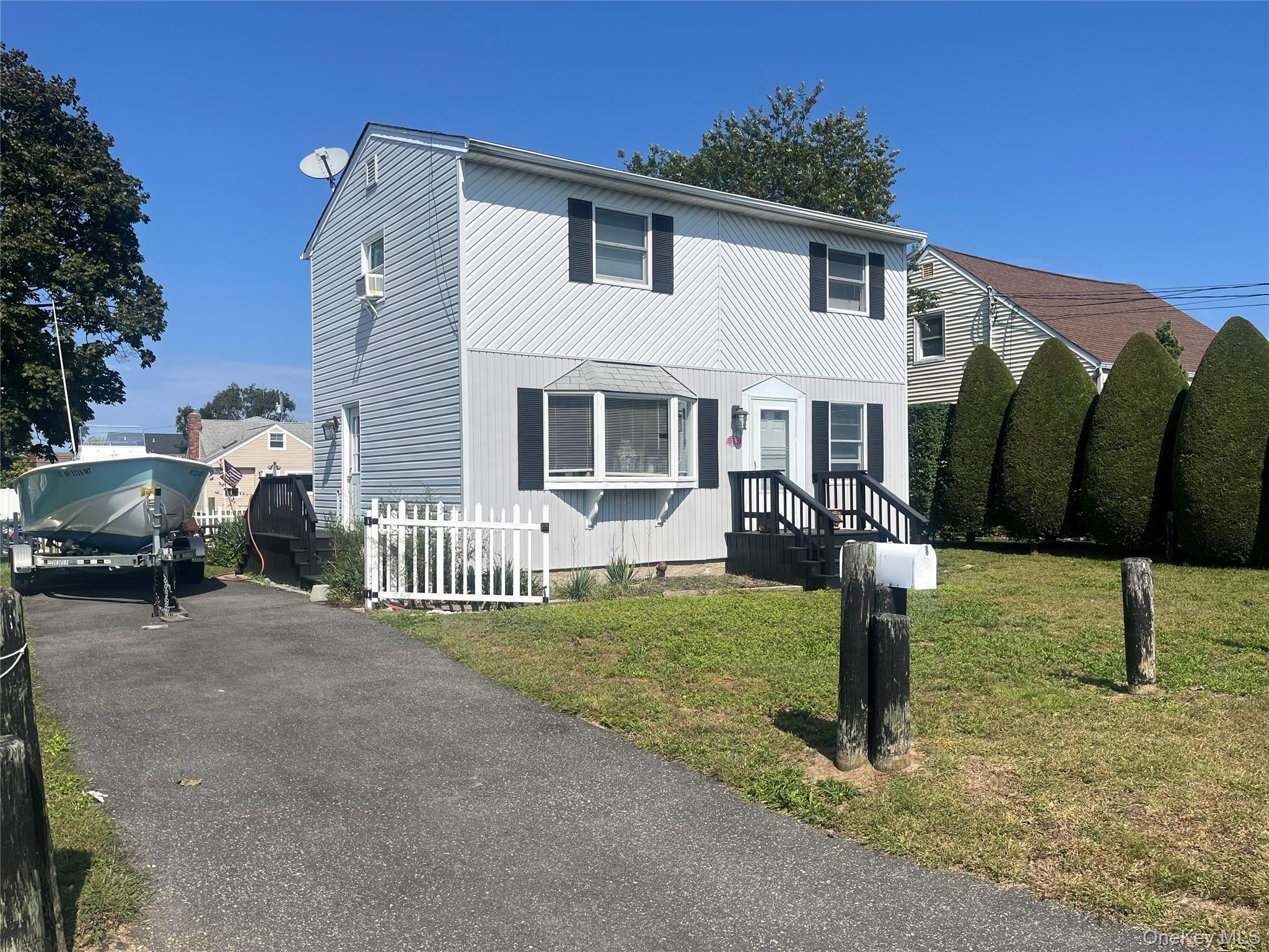 13 Flint Road — photo