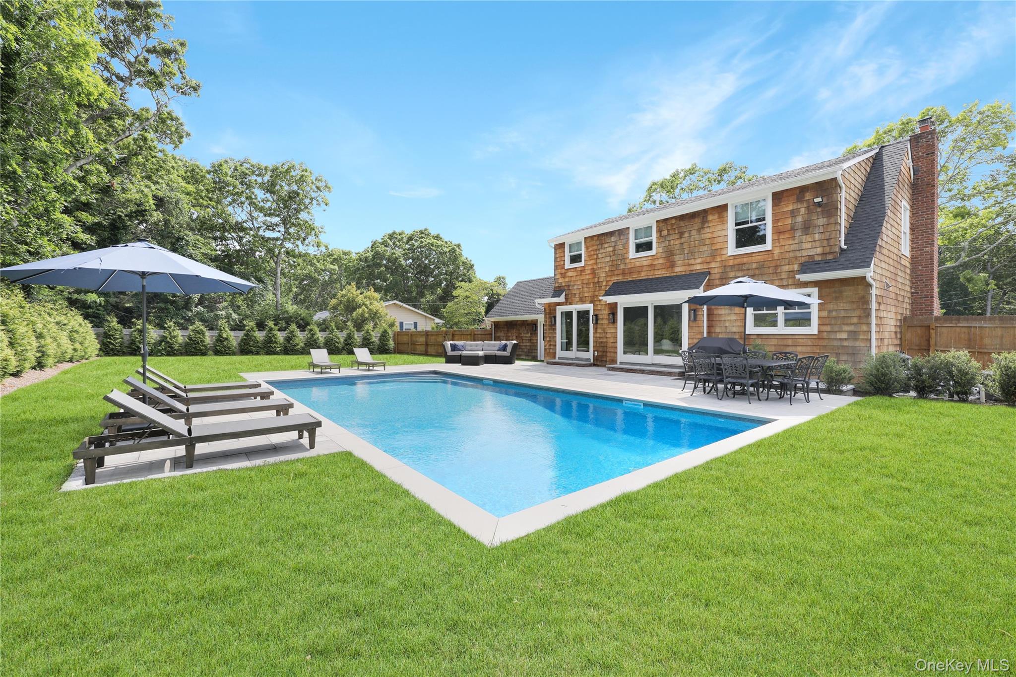 16 Pin Oak Lane — photo