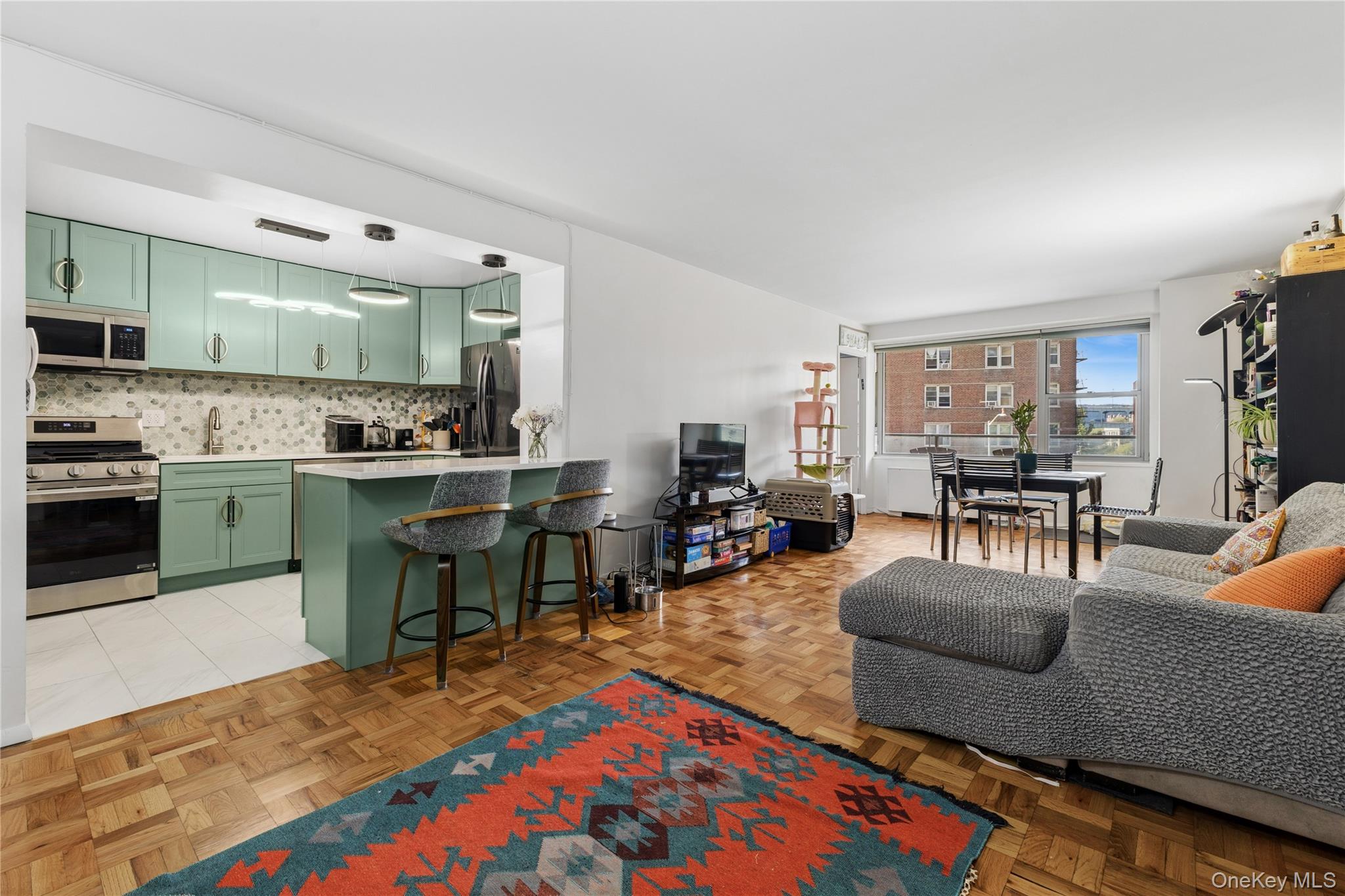 2500 Johnson Avenue 4K — photo