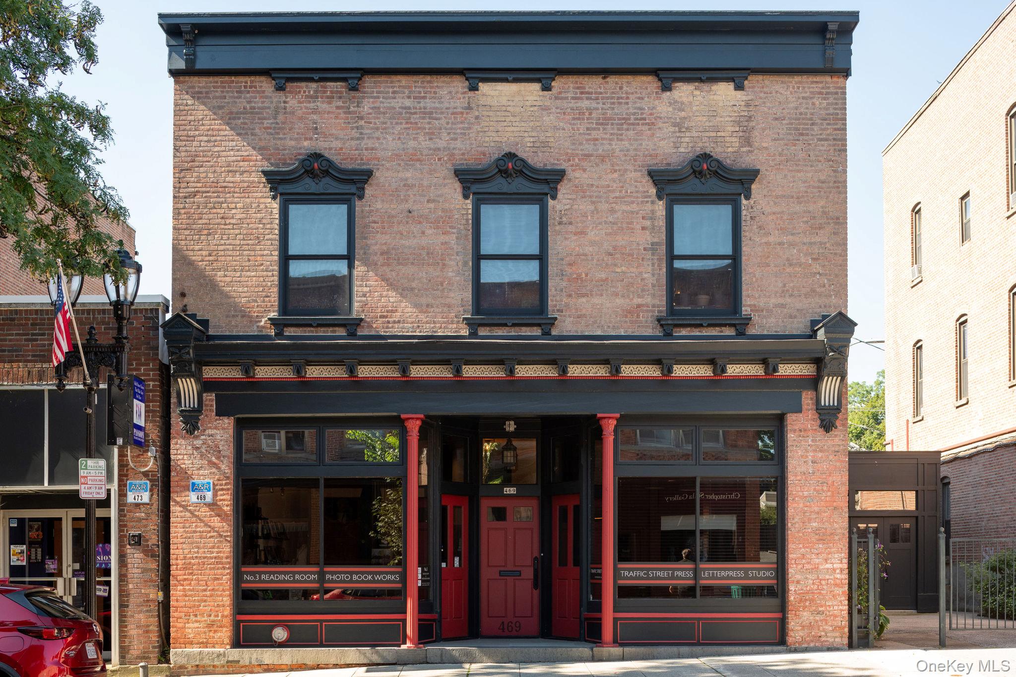 469 Main Street — photo