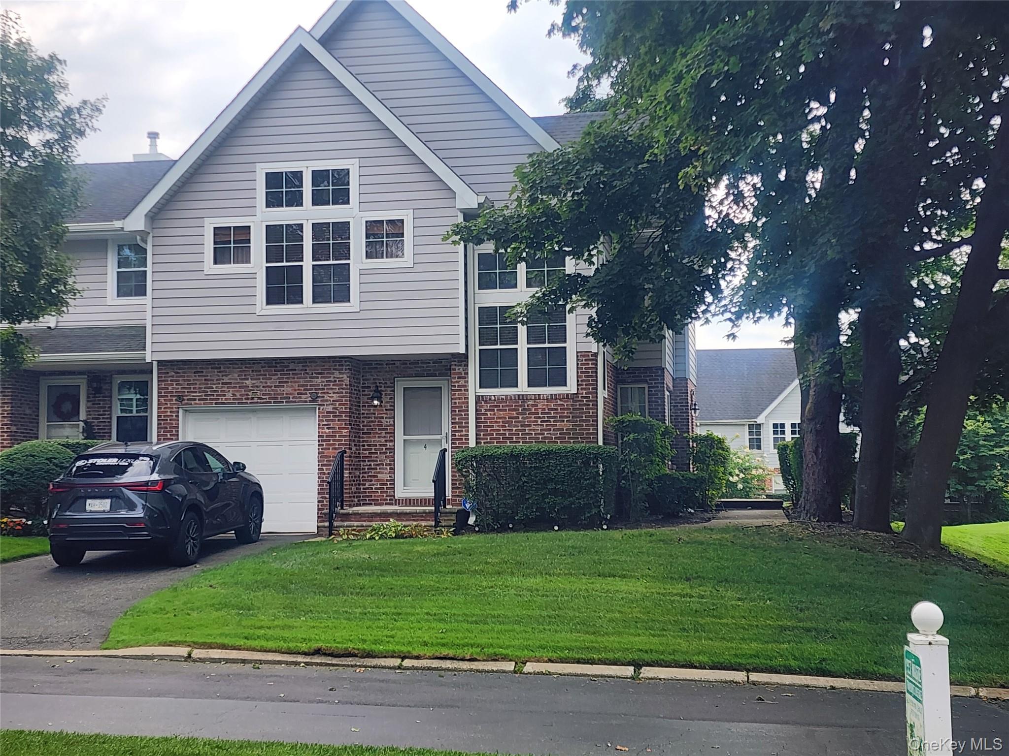 4 Sprucewood Boulevard — photo
