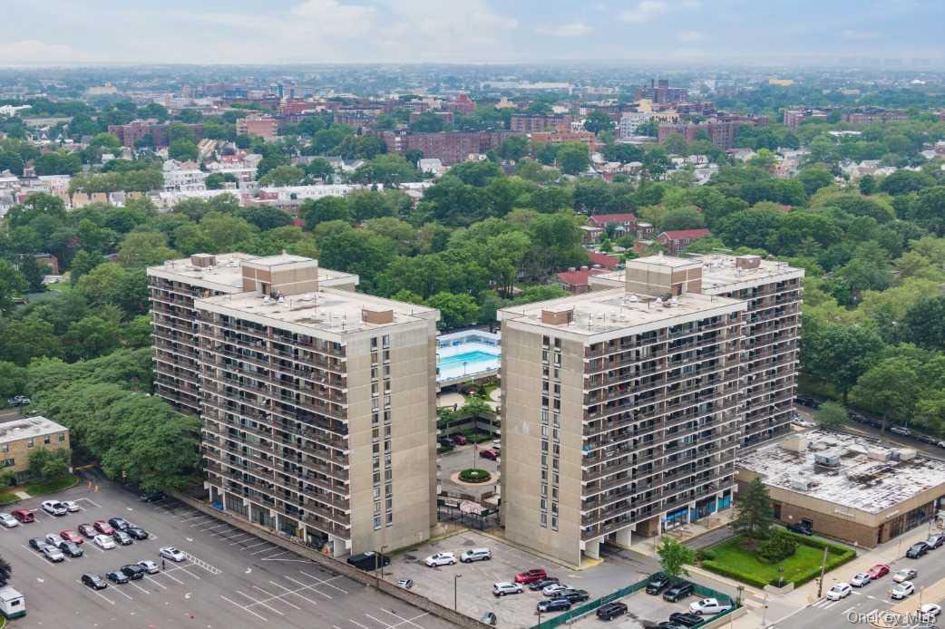 152-18 Union Turnpike 4 P — photo