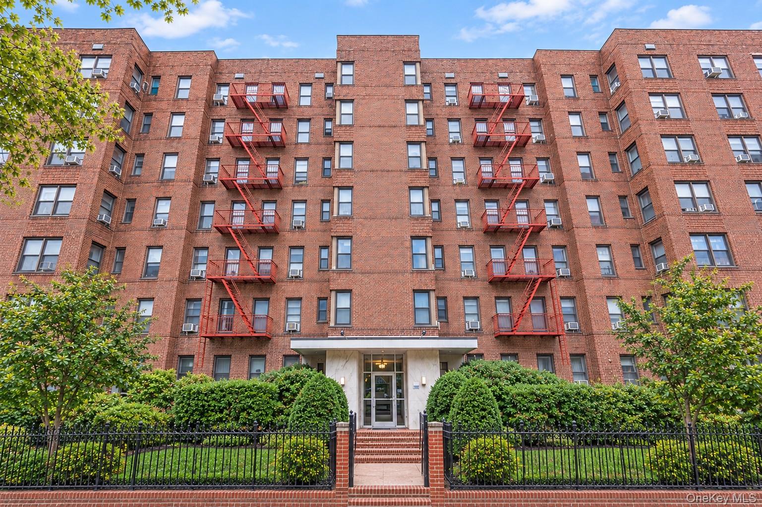 141-60 84th Road 3G — photo