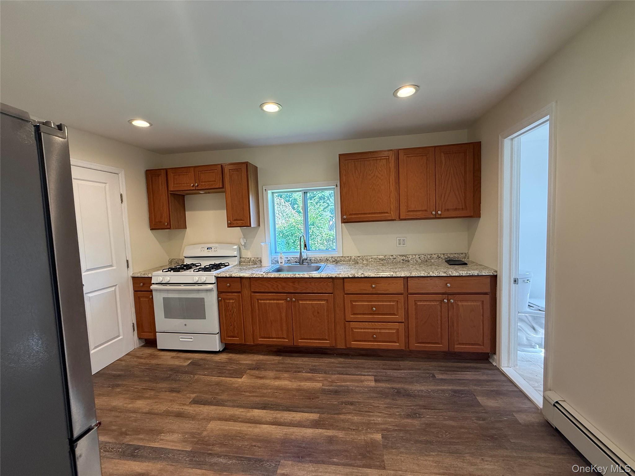7 Park Avenue, Brookhaven, NY 11772 — photo 2