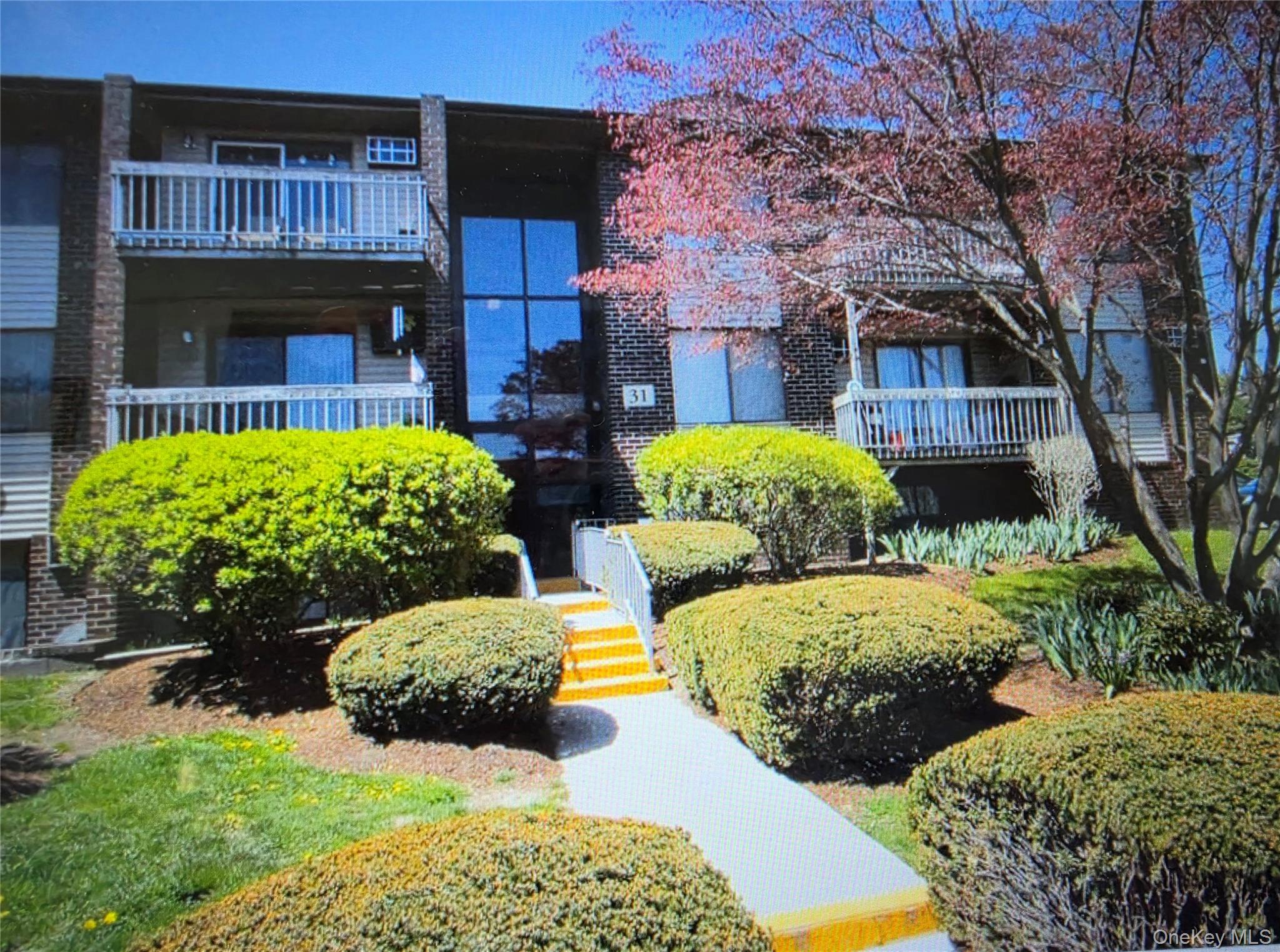 320 Country Club Lane — photo