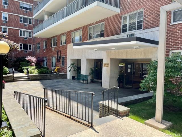 52-30 39 Drive Ln — photo