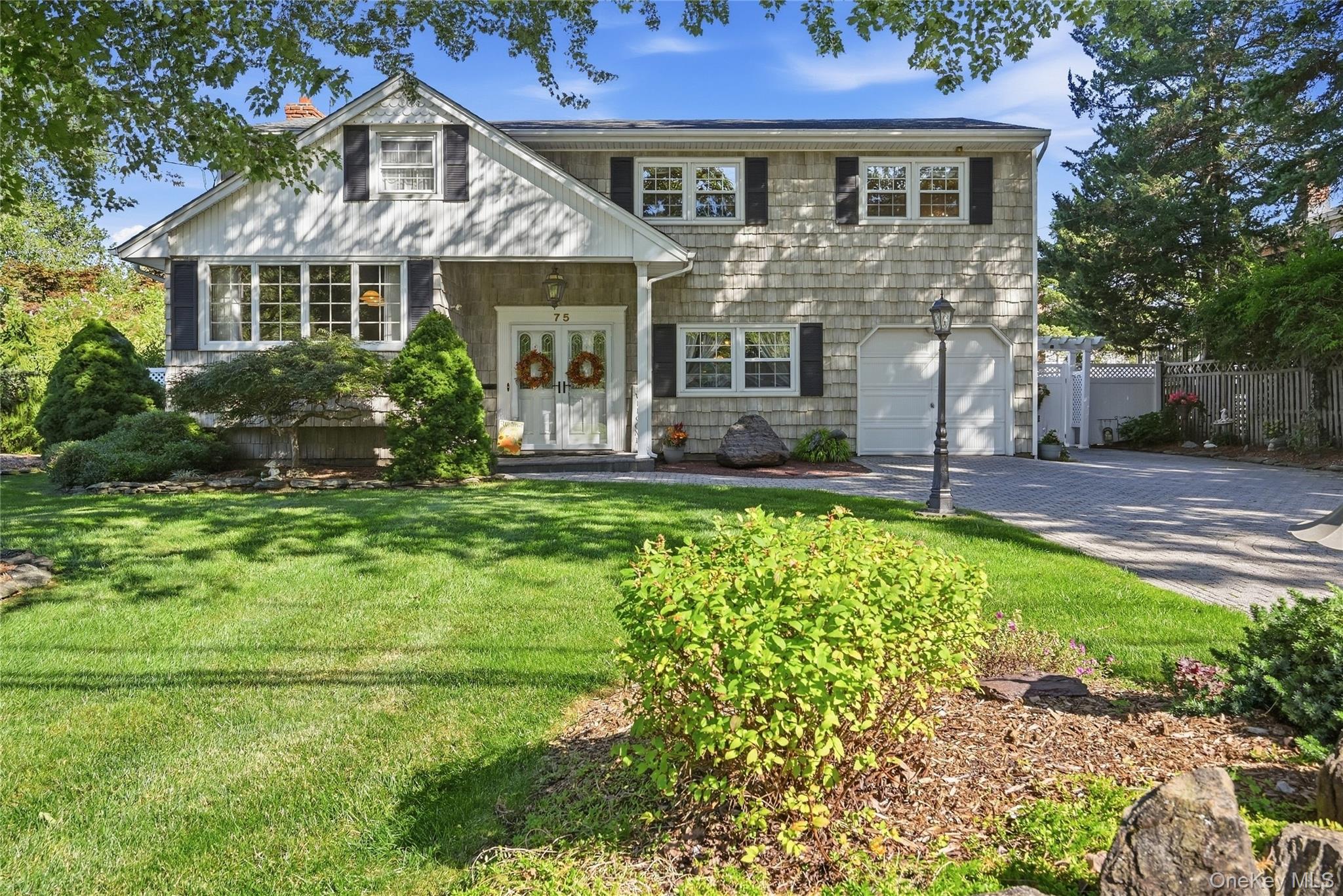 75 Bayview Drive — photo