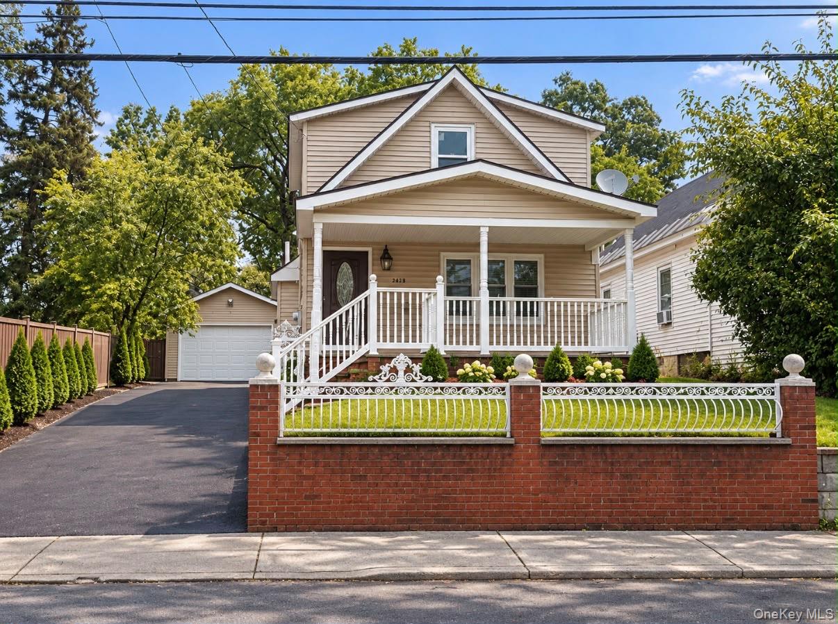 2423 Albany Street Schenectady — photo