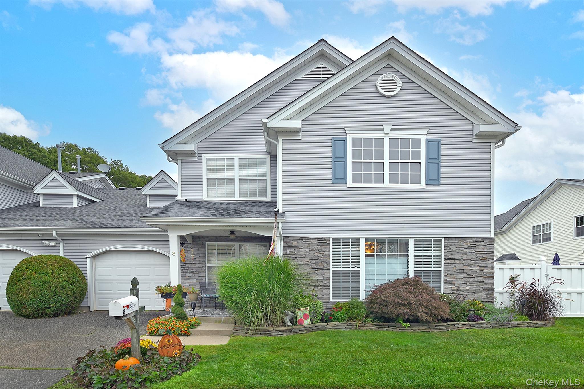 8 Lavern Drive — photo