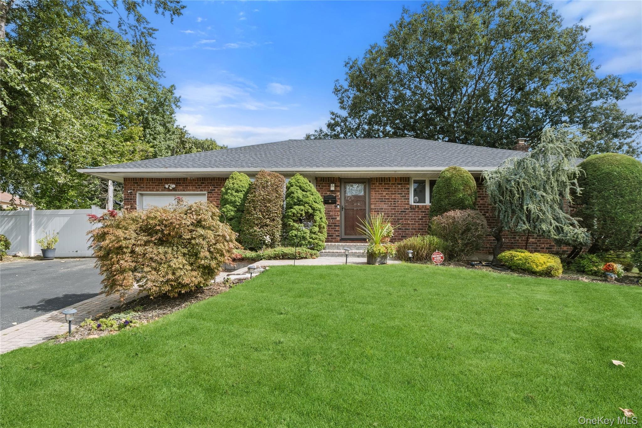 15 Elmwood Lane — photo