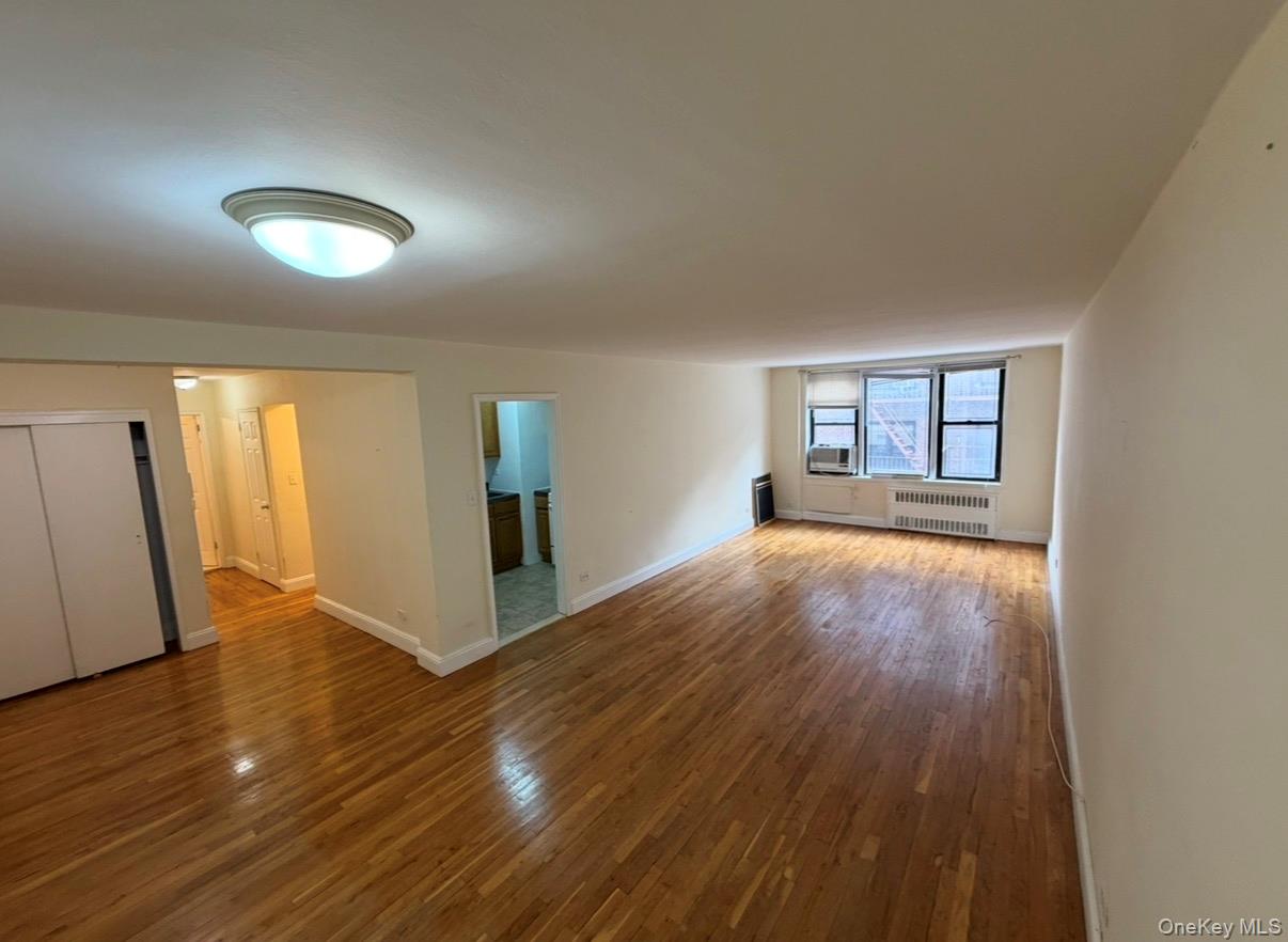83-30 Vietor Avenue 312 — photo