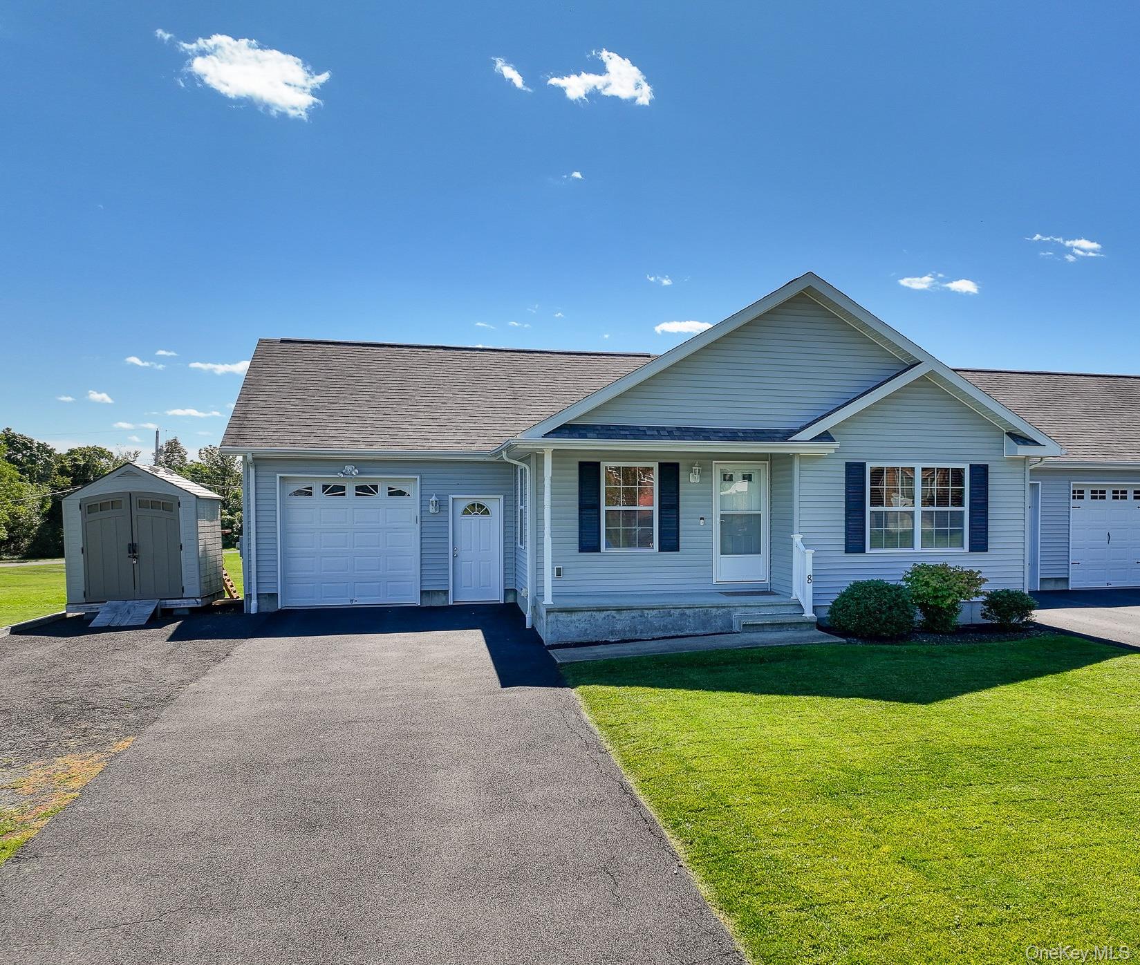 8 Quincy Stowell Court — photo
